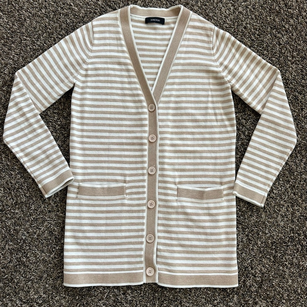 Dokotoo Women’s Cardigan Striped, Button down with pockets (beige/white) small